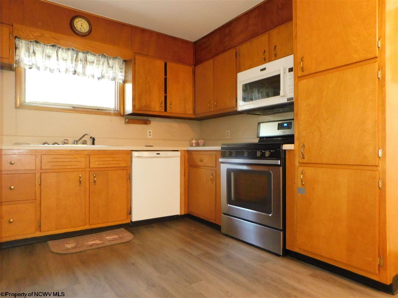 506 Country Club Road Fairmont, WV 26554 - Photo 7 of 26 Gallery Image 7