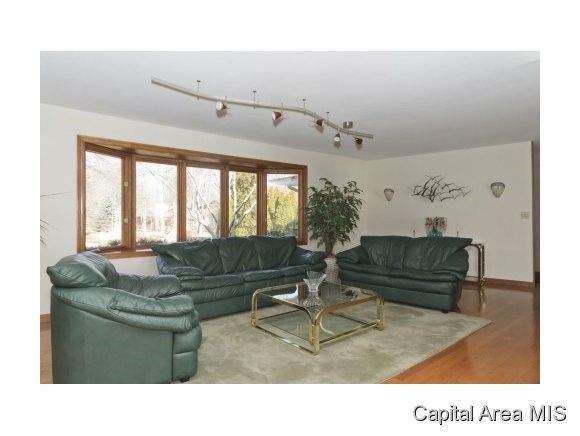 77 Linden Lane Springfield, IL 62712 - Photo 3 of 24 Gallery Image 3