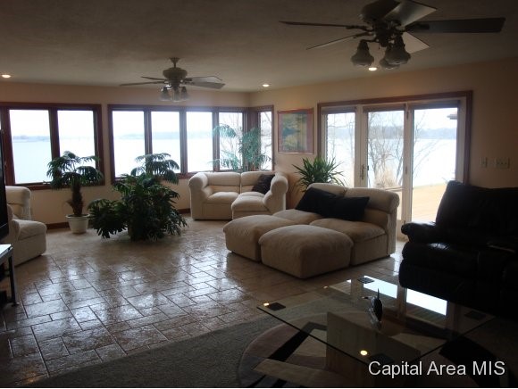 77 Linden Lane Springfield, IL 62712 - Photo 8 of 24 Gallery Image 8