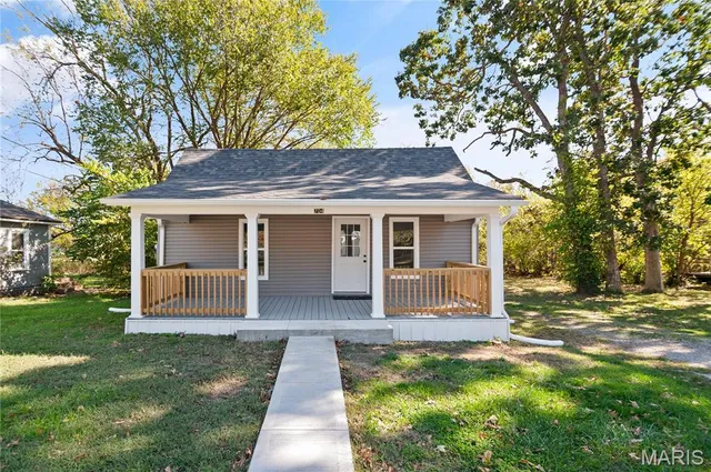 $129,900 | 704 West 2nd Street, Lebanon, MO 65536