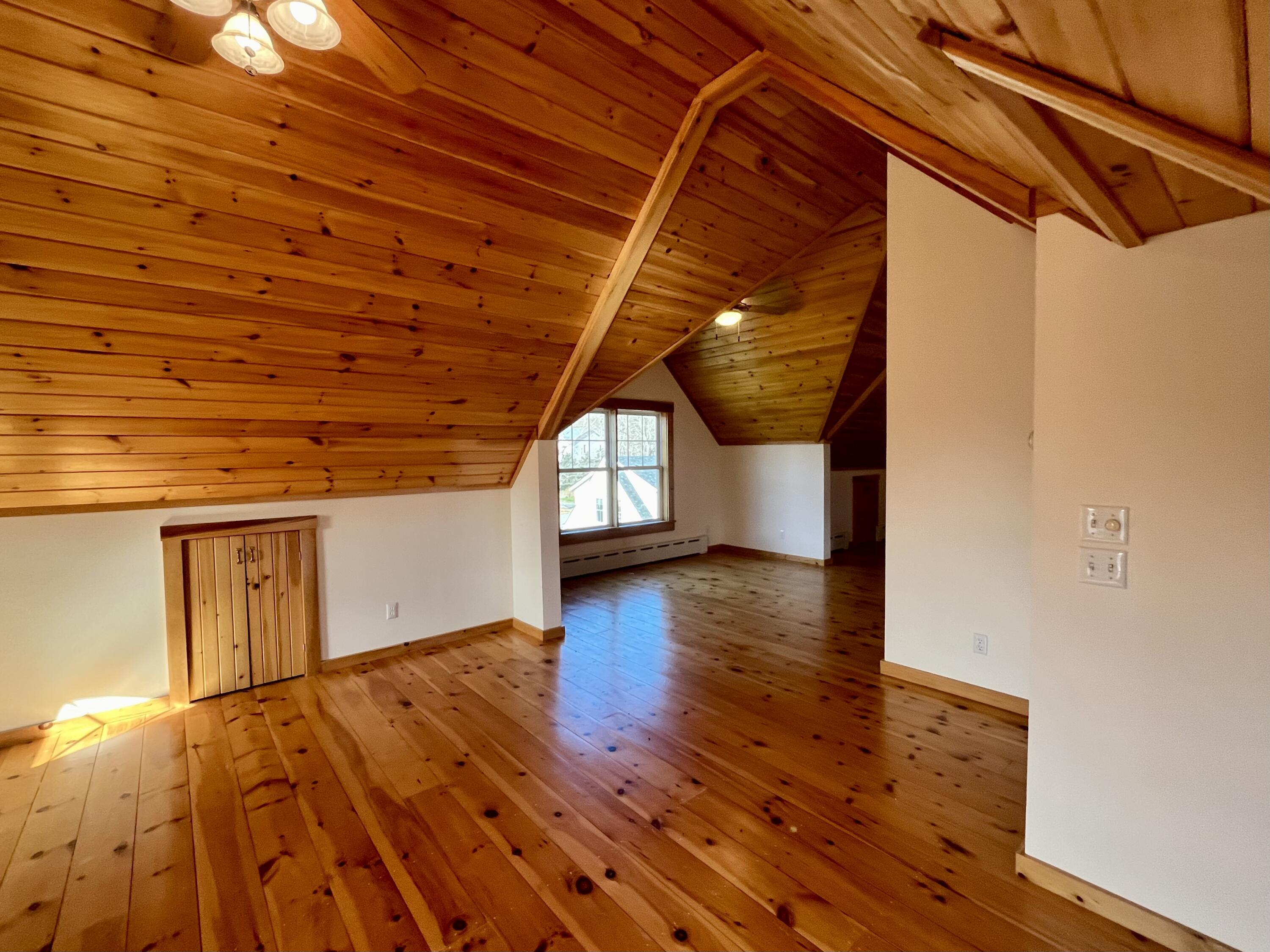 2 Mountain Avenue Bar Harbor, ME 04609 - Photo 26 of 35 Third Floor Great Room