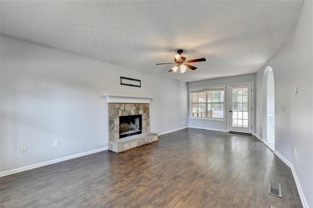 3270 Spincaster Way Loganville, GA 30052 - Photo 5 of 38