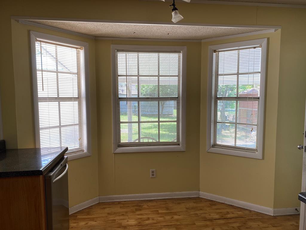 4000 Richland Road Dothan, AL 36303 - Photo 12 of 27 Breakfast Area