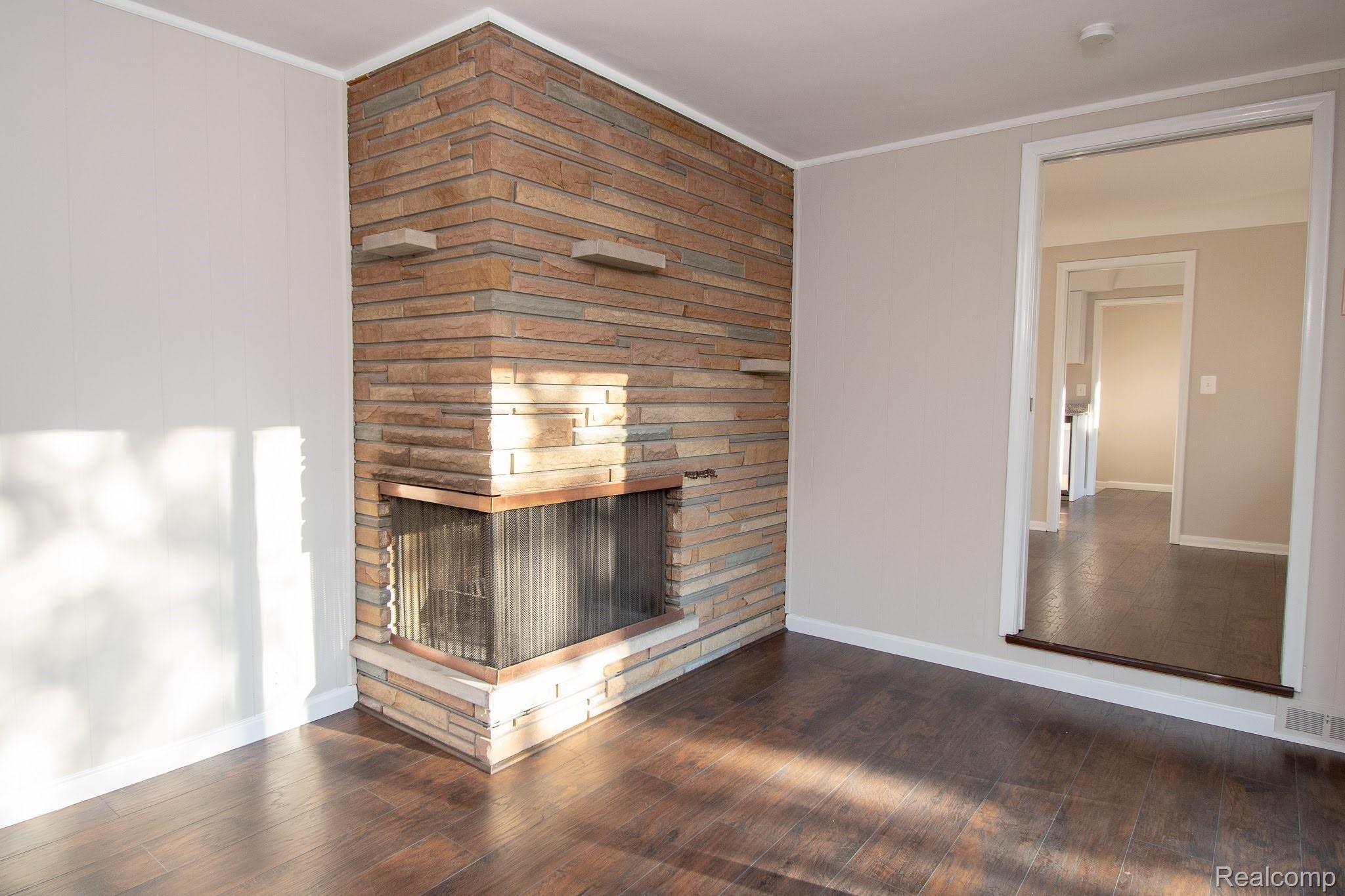 11024 Chicago Road Warren, MI 48093 - Photo 17 of 47 DSC_3545.jpg