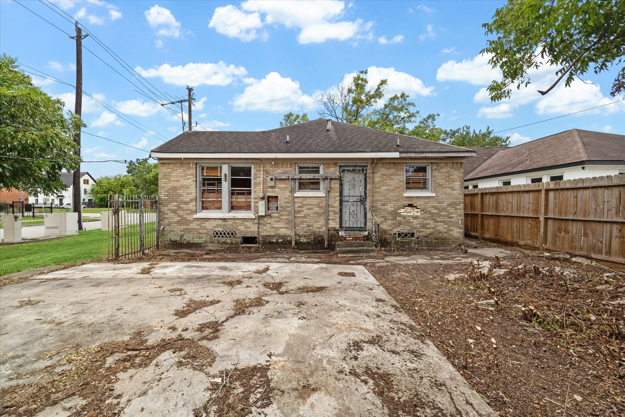 4310 Delano Street Houston, TX 77004 - Photo 5 of 6 a view of a house with a yard