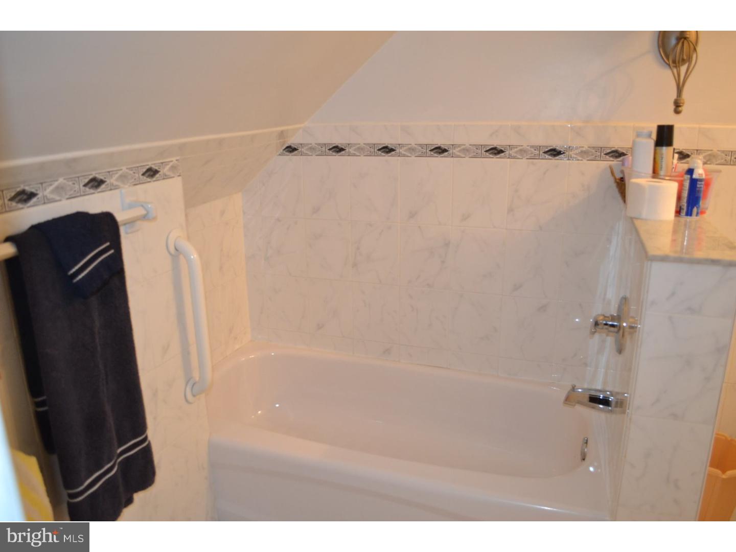 9310 Cloverly Road Philadelphia, PA 19114 - Photo 19 of 23 Bathroom