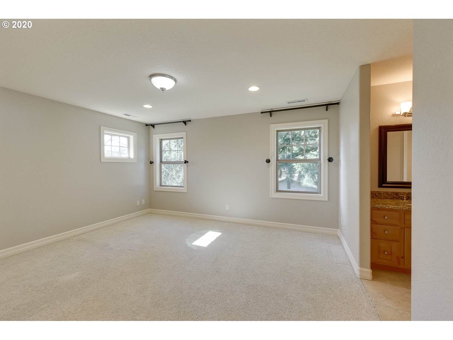 4121 Southwest Childs Road Lake Oswego, OR 97034 - Photo 22 of 32 Gallery Image 22