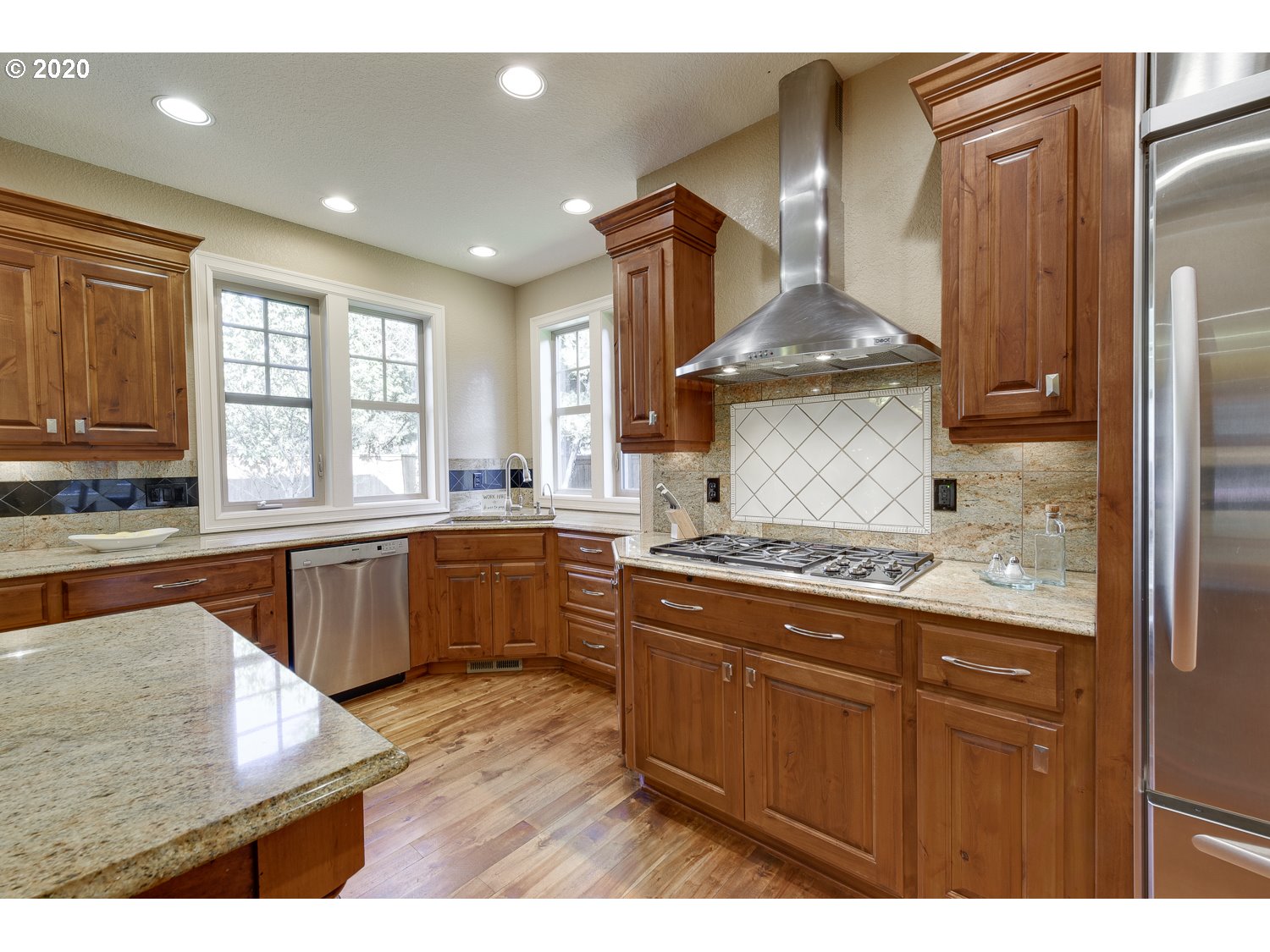 4121 Southwest Childs Road Lake Oswego, OR 97034 - Photo 9 of 32 Gallery Image 9