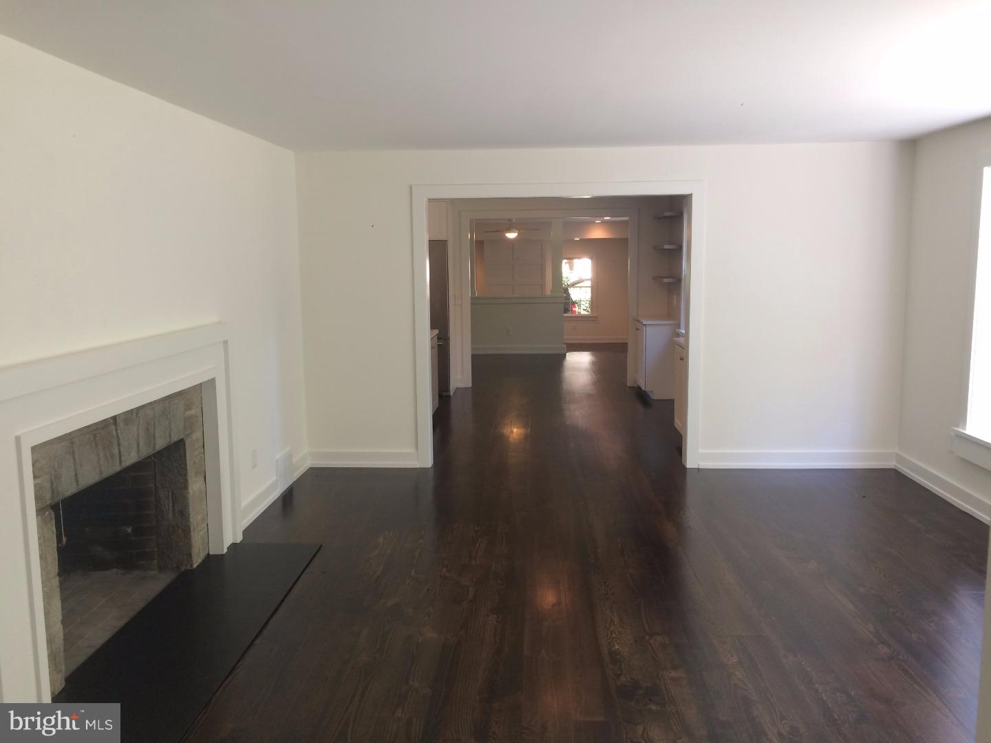 100 North Colonial Ridge Moorestown, NJ 08057 - Photo 6 of 23 Living Room