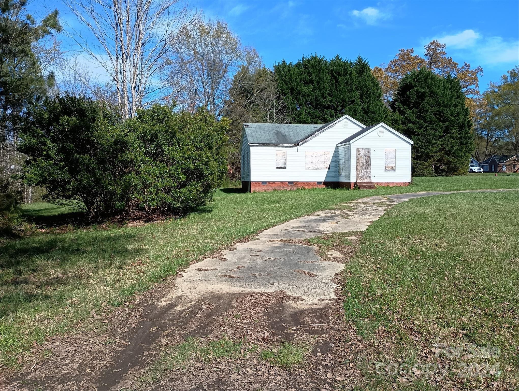 3937 South New Hope Road Gastonia, NC 28056 - Photo 1 of 27 Gallery Image 1
