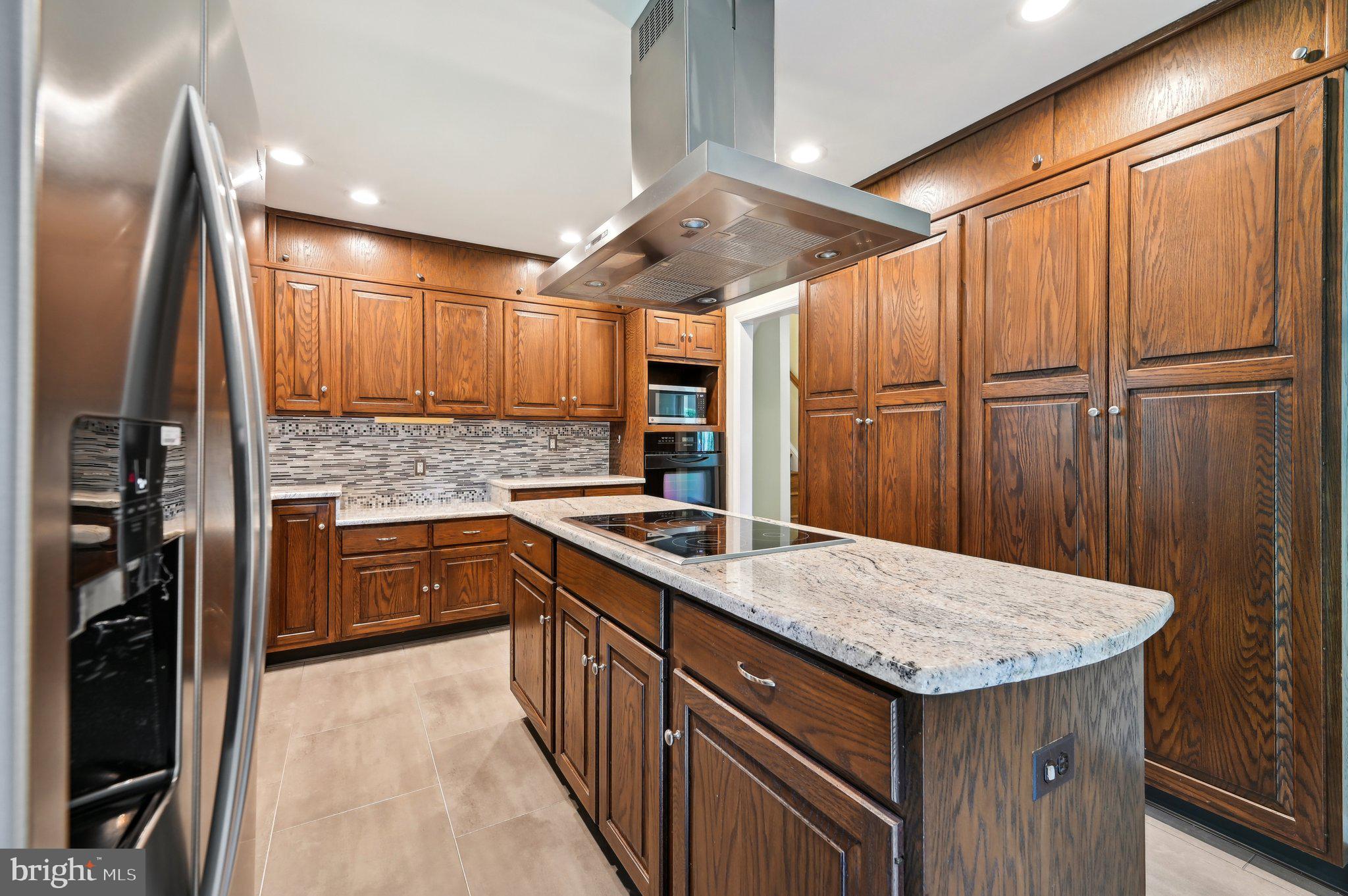 10176 Wavell Road Fairfax, VA 22032 - Photo 6 of 42 Kitchen