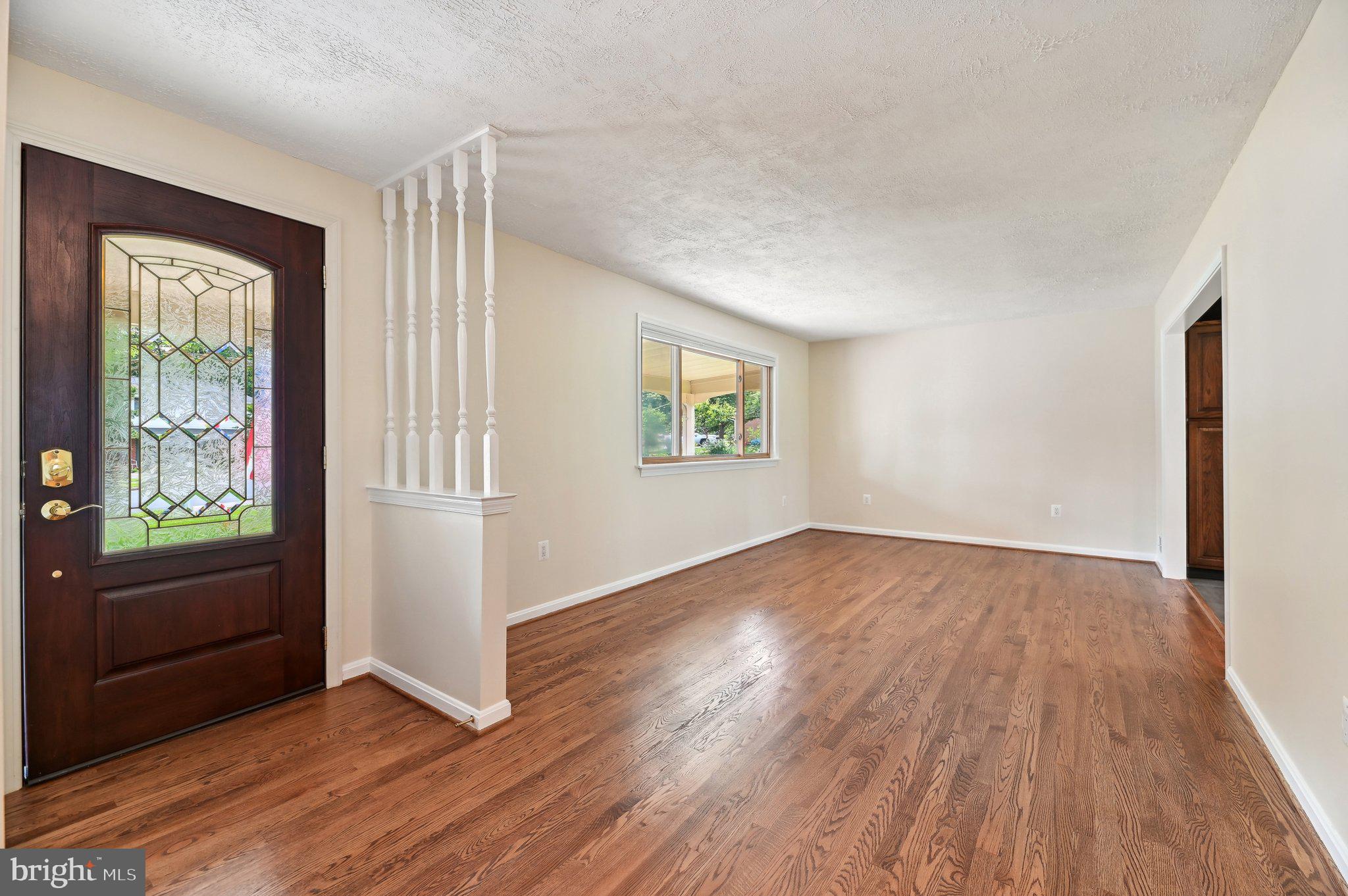 10176 Wavell Road Fairfax, VA 22032 - Photo 10 of 42 Living Room and Front Entrance