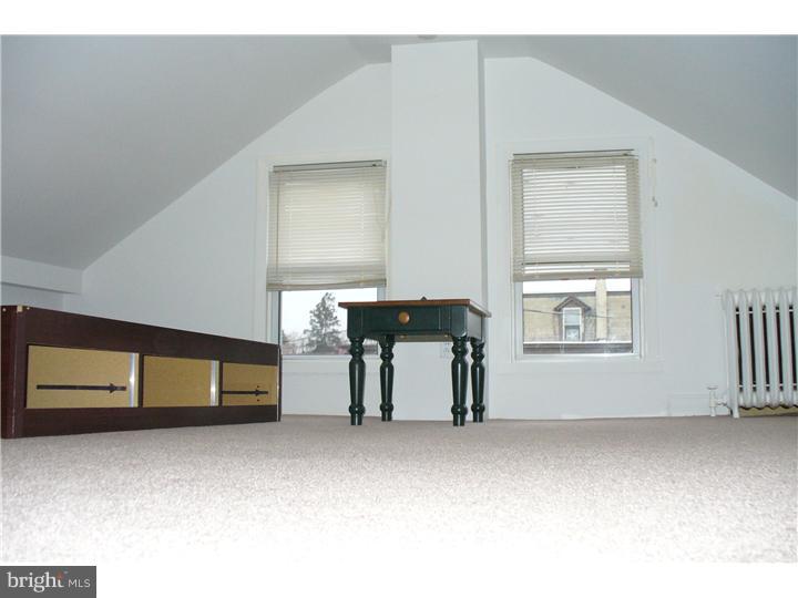 8012 Pine Road Philadelphia, PA 19111 - Photo 18 of 25 Gallery Image 18