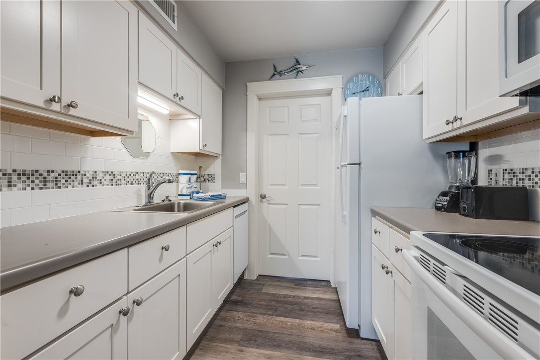 622 Beach Access Road, Unit 128 Port Aransas, TX 78373 - Photo 12 of 39