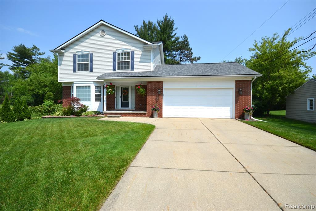 232 Grace Avenue Rochester Hills, MI 48307 - Photo 1 of 29