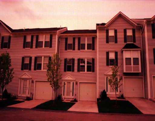 29 Hemingway Street, Unit 29 Pittsburgh, PA 15213 - Photo 1 of 1 Gallery Image 1