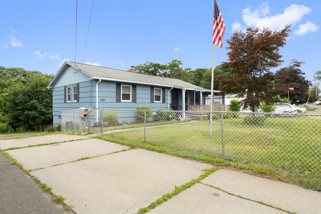 522 Prospect Street Chicopee, MA 01020 - Photo 5 of 24