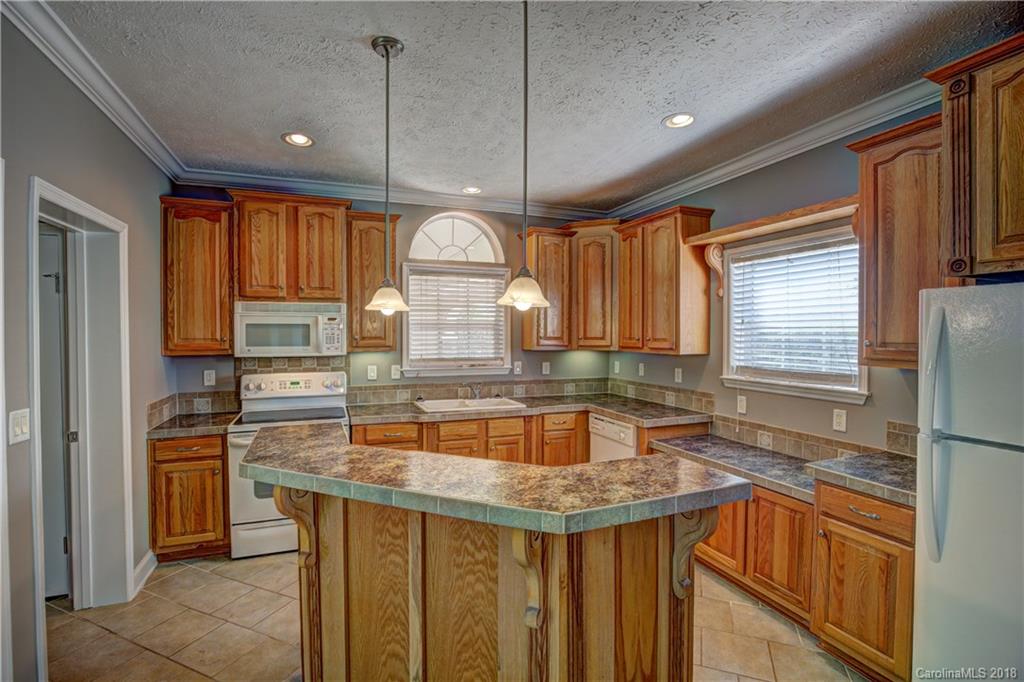 1959 Hubbard Road Hickory, NC 28601 - Photo 11 of 35 Gallery Image 11