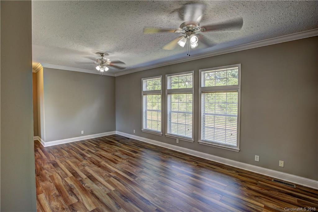 1959 Hubbard Road Hickory, NC 28601 - Photo 18 of 35 Gallery Image 18