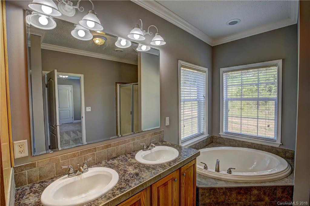 1959 Hubbard Road Hickory, NC 28601 - Photo 21 of 35 Gallery Image 21