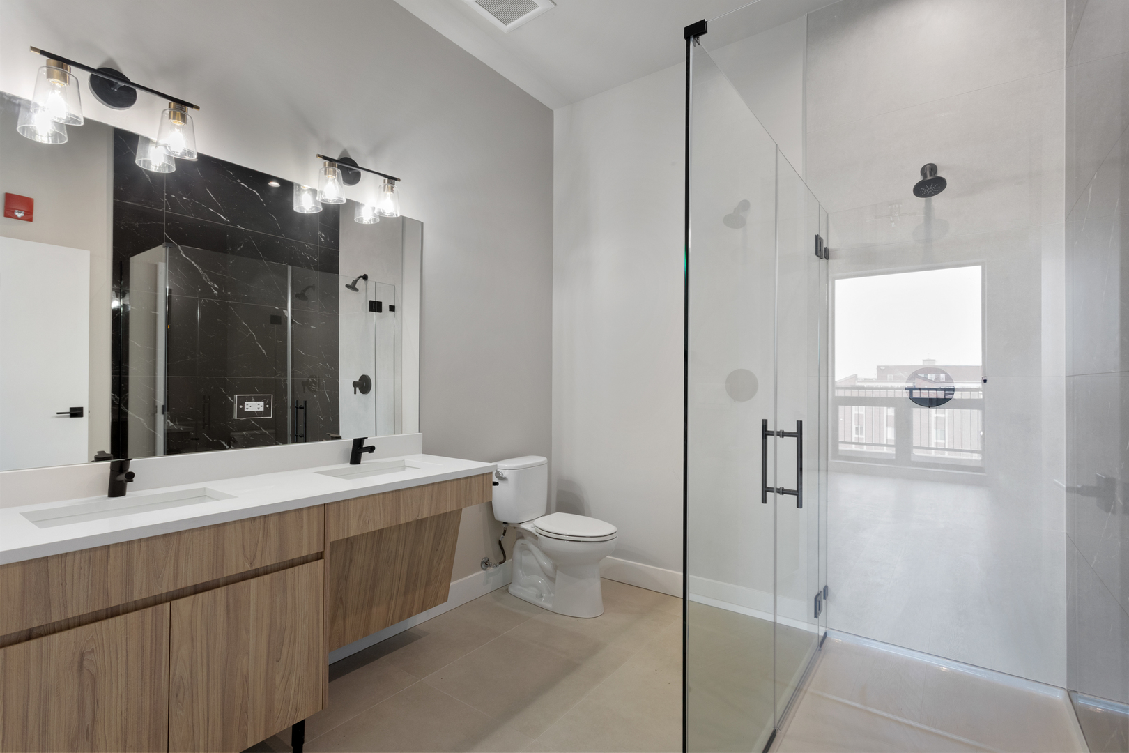 2475 West Foster Avenue, Unit 206 Chicago, IL 60625 - Photo 9 of 23