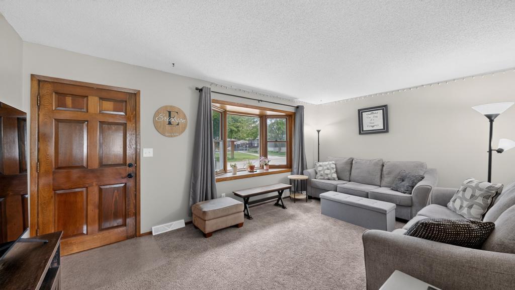 915 16 1/4 Street Southeast Rochester, MN 55904 - Photo 2 of 42
