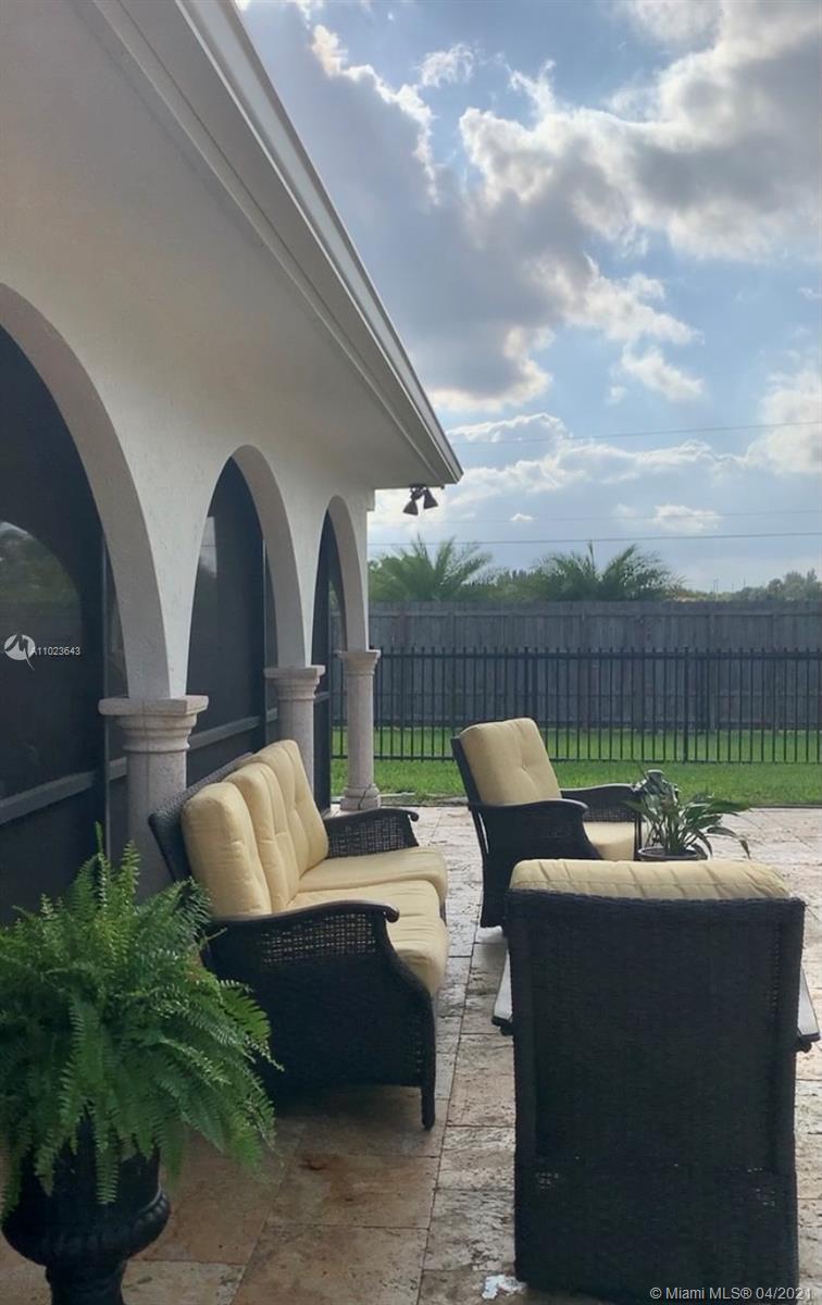 18221 Southwest 60th Street Southwest Ranches, FL 33331 - Photo 12 of 27