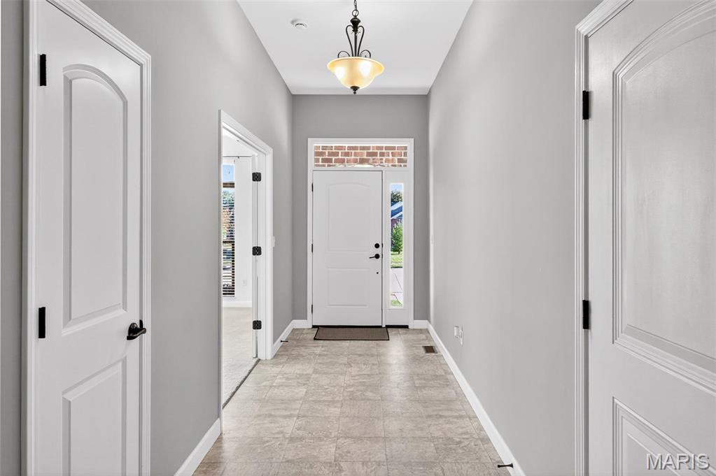 1515 New Brunswick Drive Waterloo, IL 62298 - Photo 4 of 37