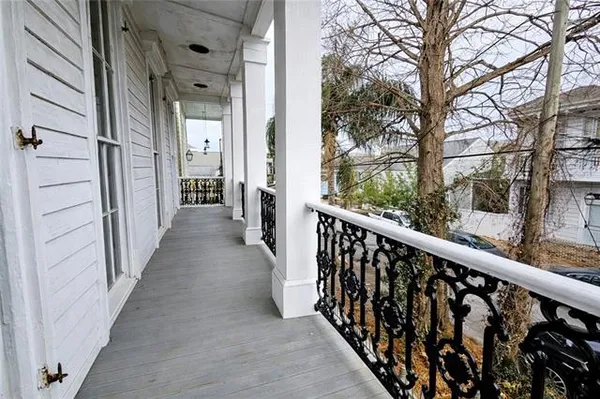 $1,800 | 832 Third Street, Unit C, New Orleans, LA 70130