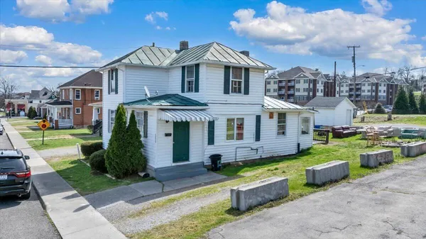 $1,999,999 | 1201-1217 Fairfax St Acc, Radford, VA 24141