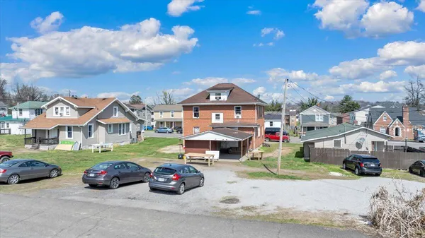 $1,999,999 | 1201-1217 Fairfax St Acc, Radford, VA 24141