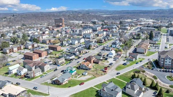 $1,999,999 | 1201-1217 Fairfax St Acc, Radford, VA 24141