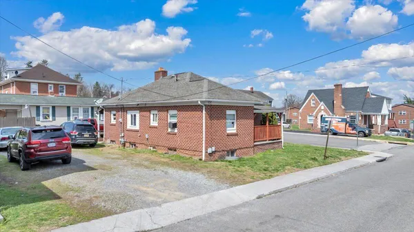 $1,999,999 | 1201-1217 Fairfax St Acc, Radford, VA 24141