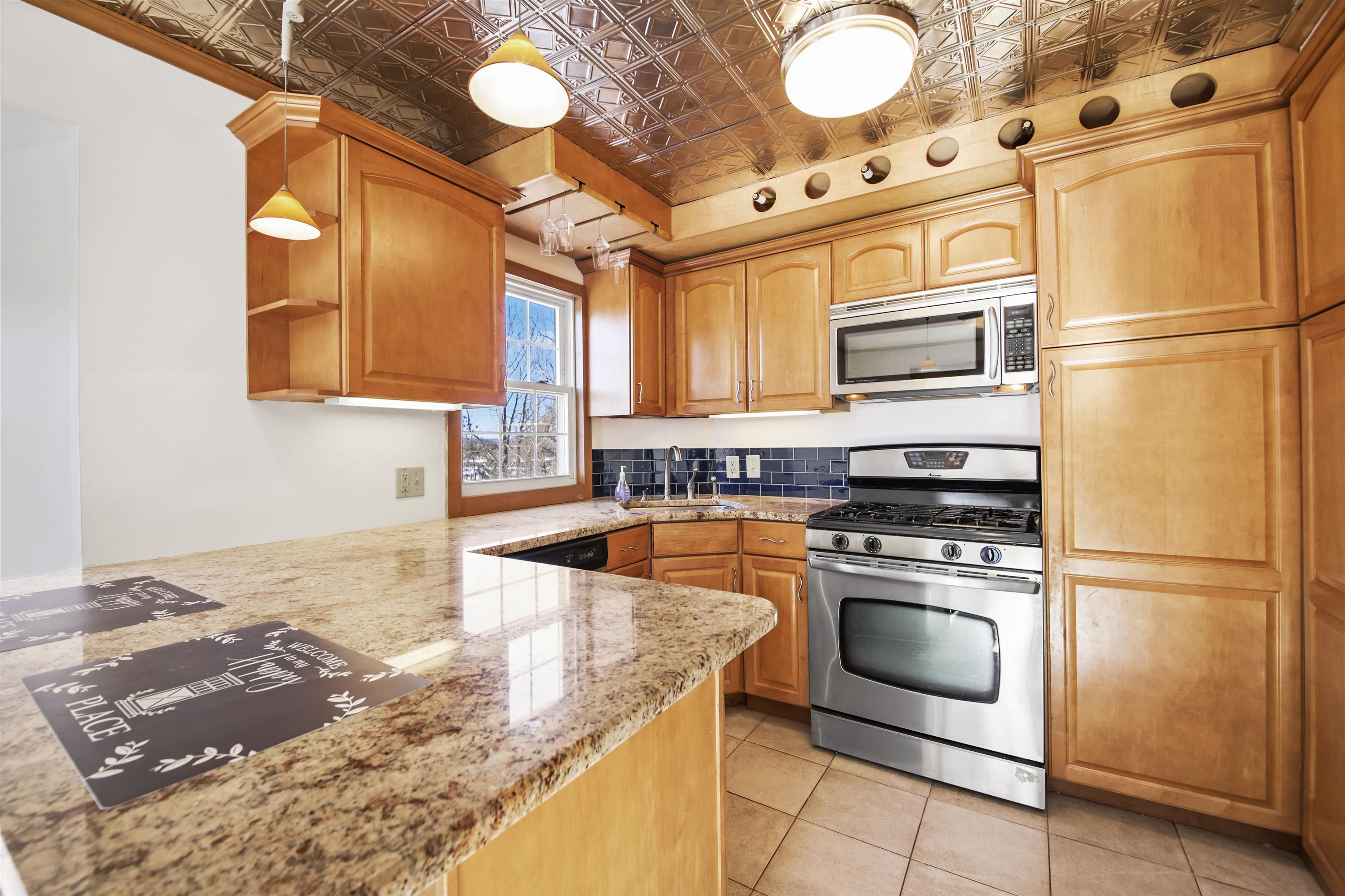 95 Cannongate III Road, Unit 3 Nashua, NH 03063 - Photo 2 of 28