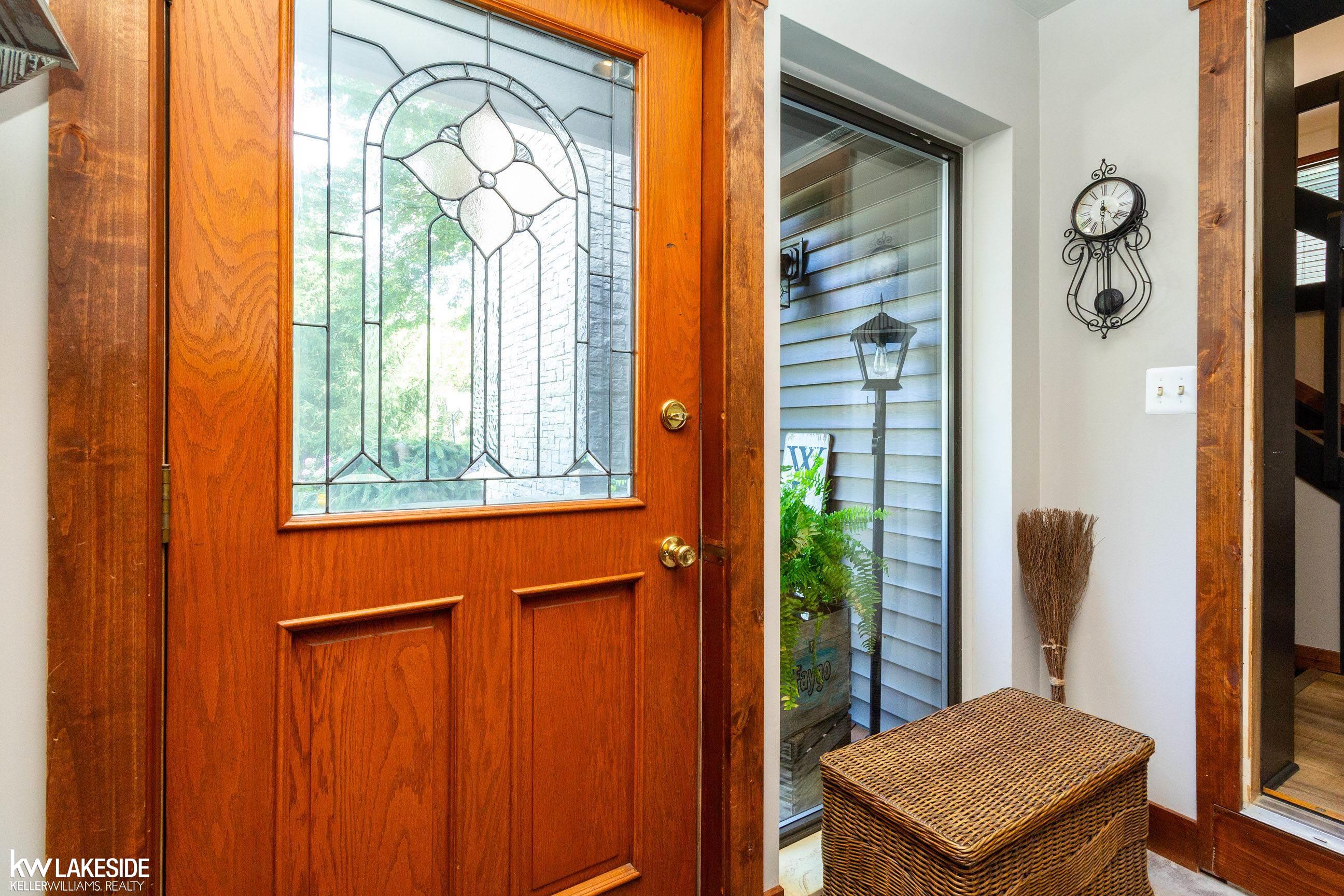 845 East Leonard Road Leonard, MI 48367 - Photo 5 of 61 50121218-4.JPG