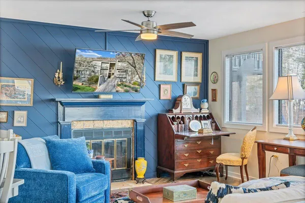 $575,000 | 75 Woodbridge Circle, Unit 1114, Moneta, VA 24121