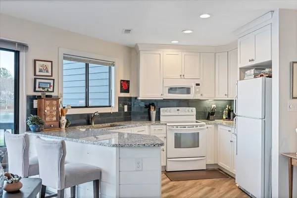 $575,000 | 75 Woodbridge Circle, Unit 1114, Moneta, VA 24121
