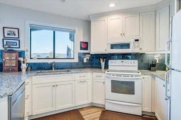 $575,000 | 75 Woodbridge Circle, Unit 1114, Moneta, VA 24121