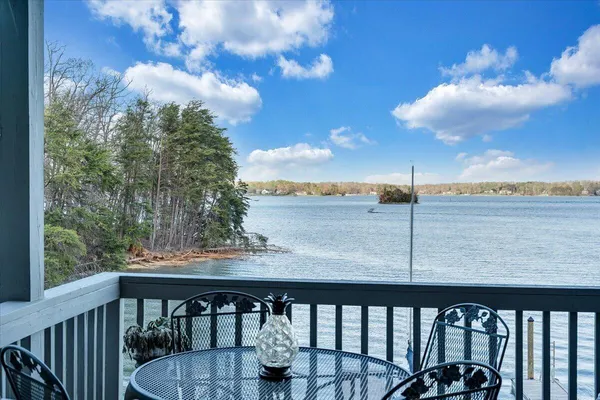 $575,000 | 75 Woodbridge Circle, Unit 1114, Moneta, VA 24121