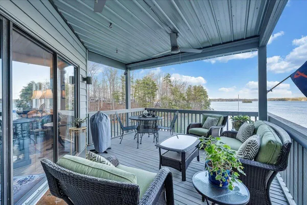 $575,000 | 75 Woodbridge Circle, Unit 1114, Moneta, VA 24121