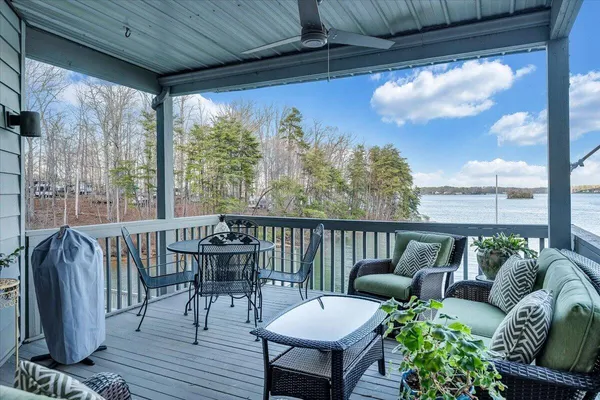 $575,000 | 75 Woodbridge Circle, Unit 1114, Moneta, VA 24121