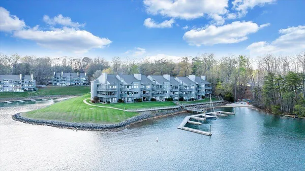a car parked in front of a building