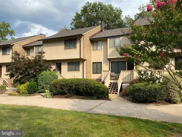 $2,500 | 2562 Glengyle Drive, Unit 161, Vienna, VA 22181