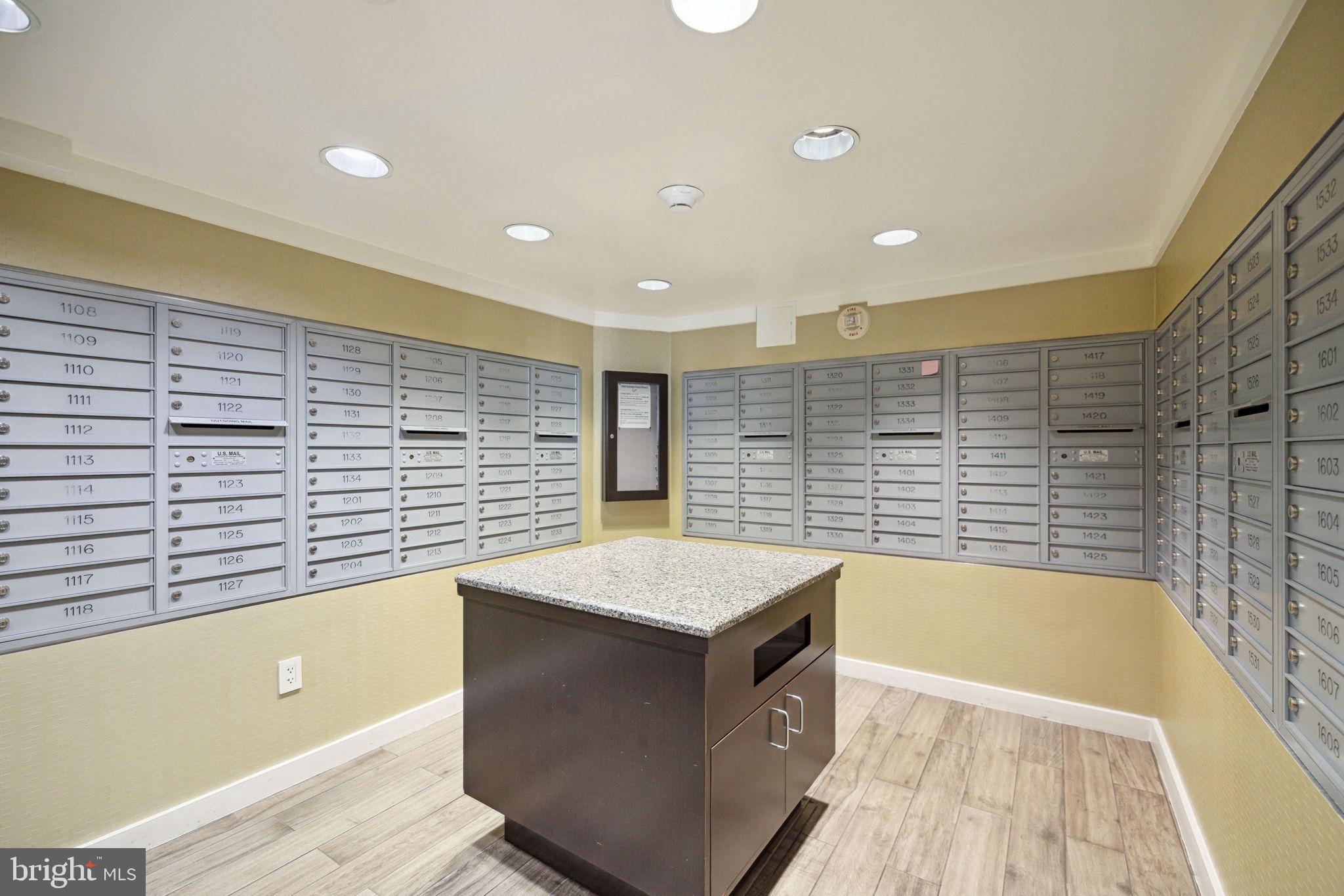 3001 Veazey Street Northwest, Unit 116 Washington, DC 20008 - Photo 27 of 40 a bathroom with a bathtub and shower
