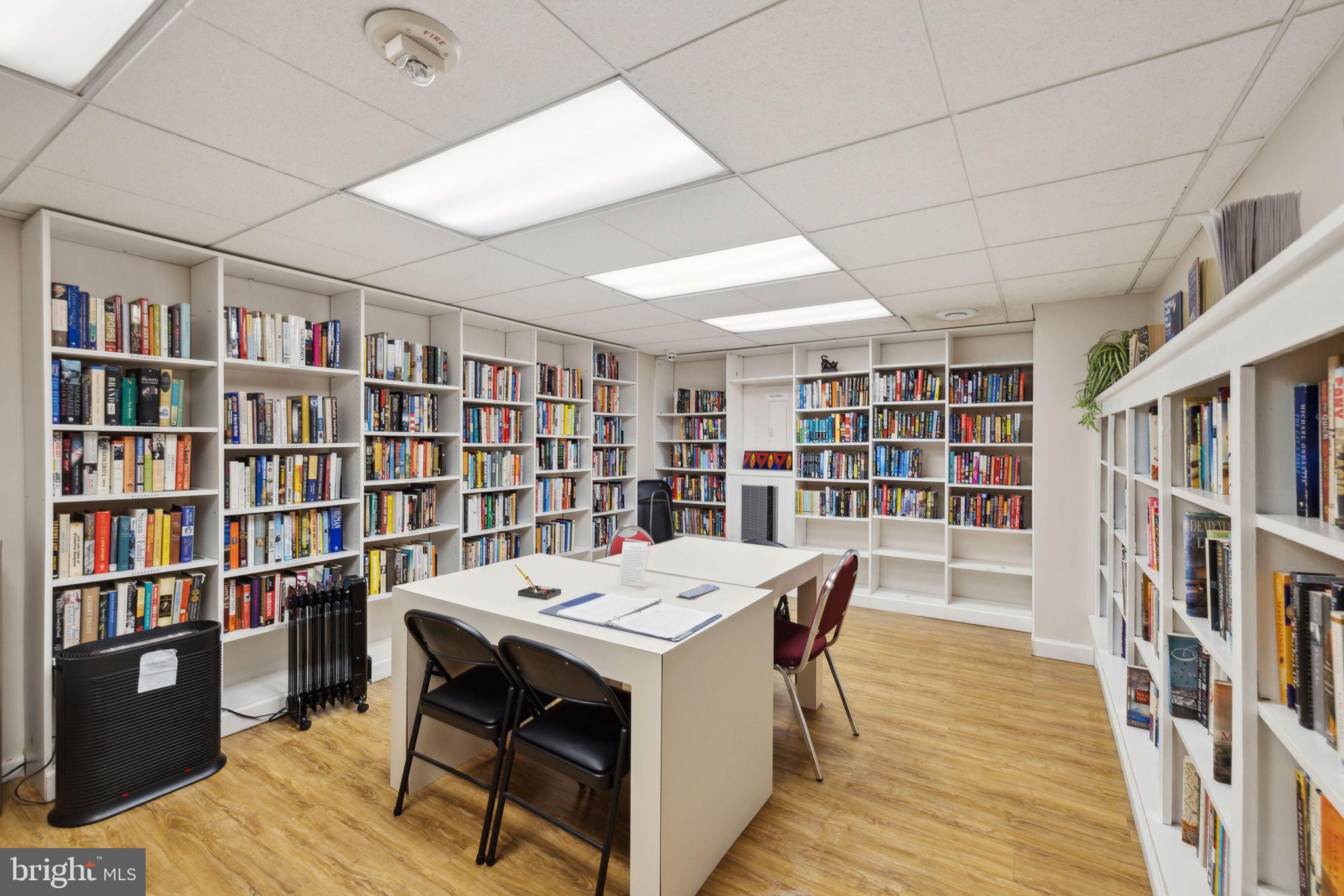 3001 Veazey Street Northwest, Unit 116 Washington, DC 20008 - Photo 33 of 40 a view of a workspace with furniture