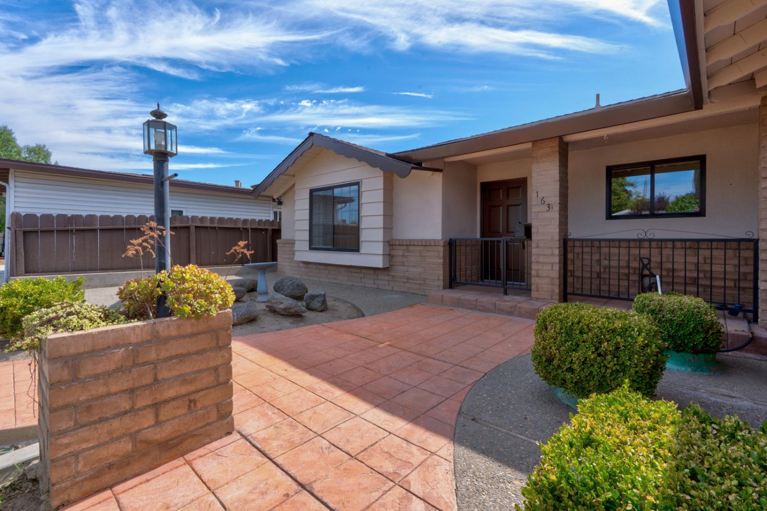 163 North Santa Rosa Street Los Banos, CA 93635 - Photo 5 of 49