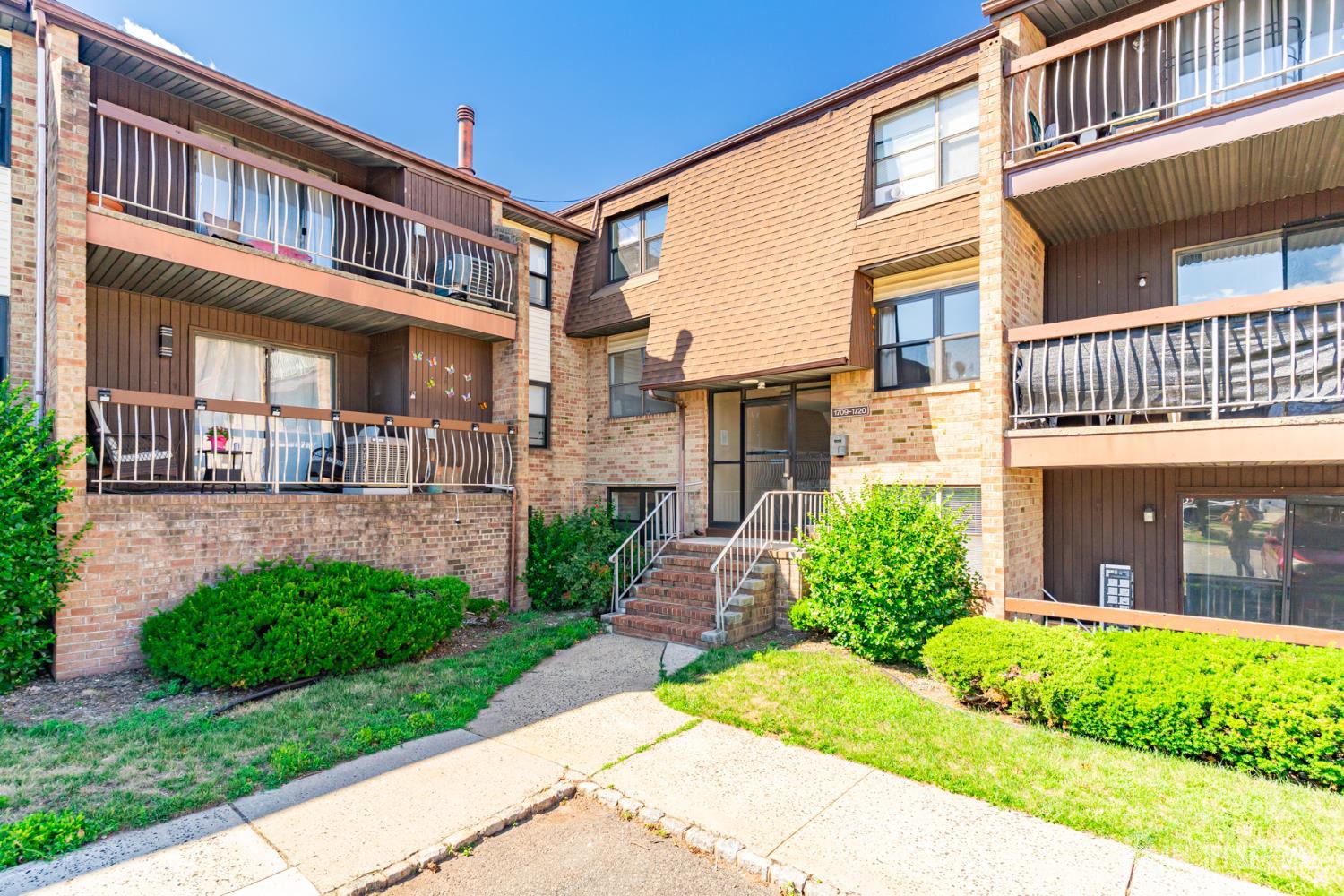 1719 Raspberry Court, Unit 1719 Edison, NJ 08817 - Photo 2 of 22