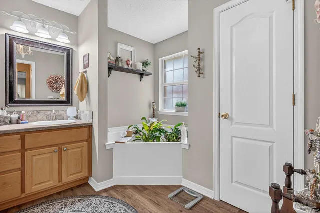 $465,000 | 5733 Mill Pond Lane, Milton, FL 32583