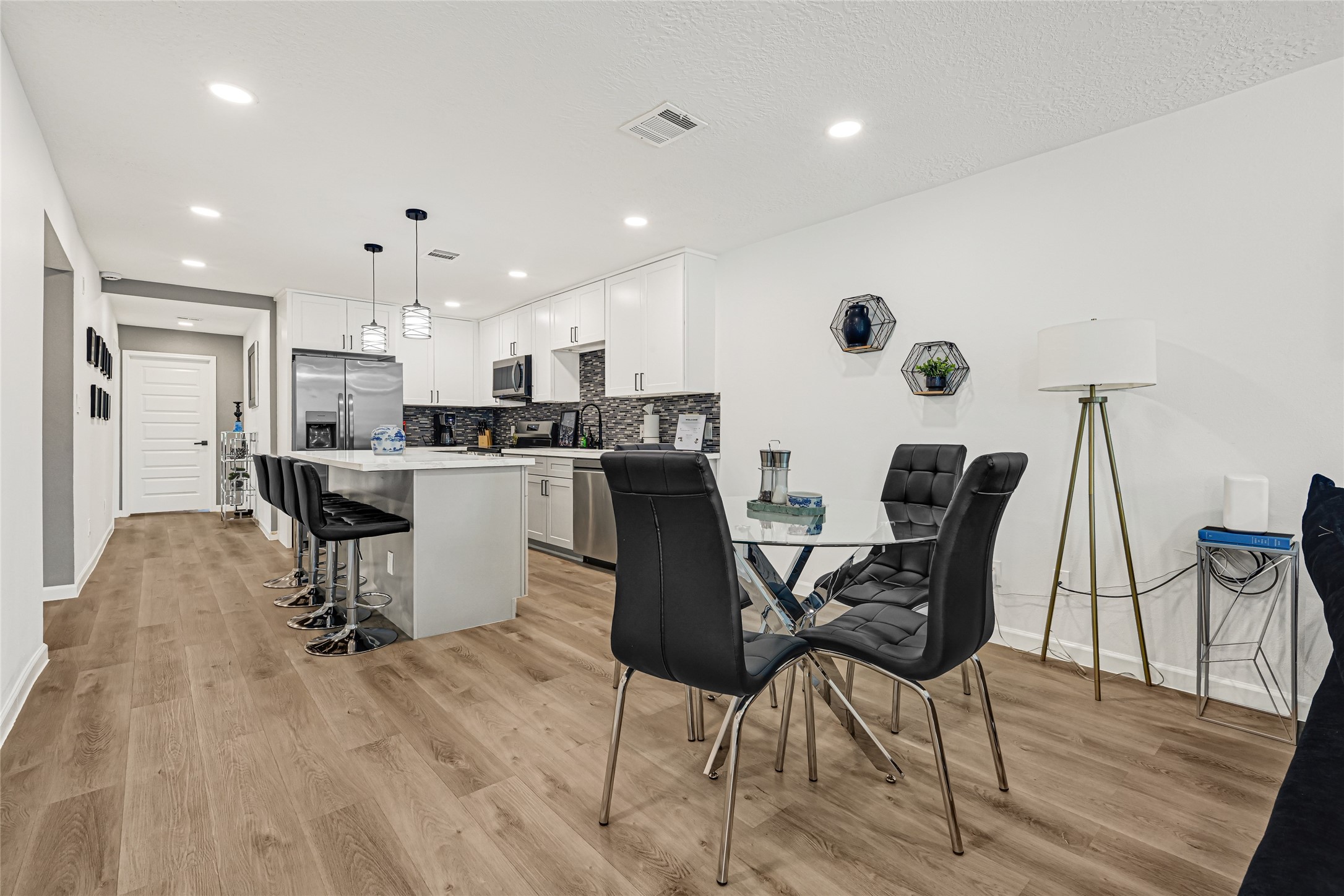 822 East 32nd Street Houston, TX 77022 - Photo 7 of 23
