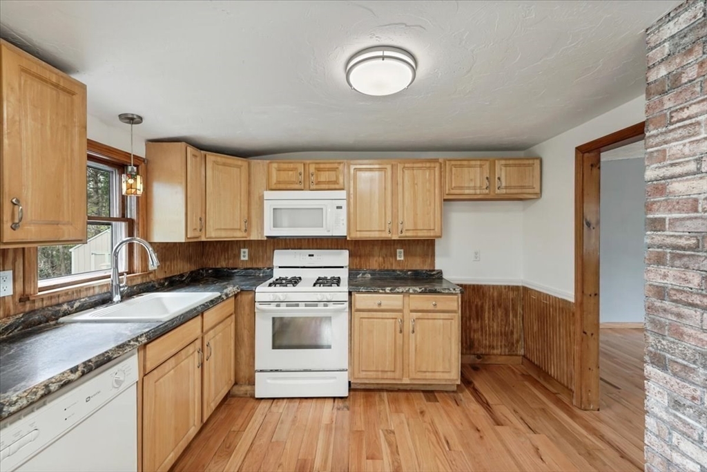 53 Jefferson Road Marshfield, MA 02050 - Photo 8 of 29 Gallery Image 8